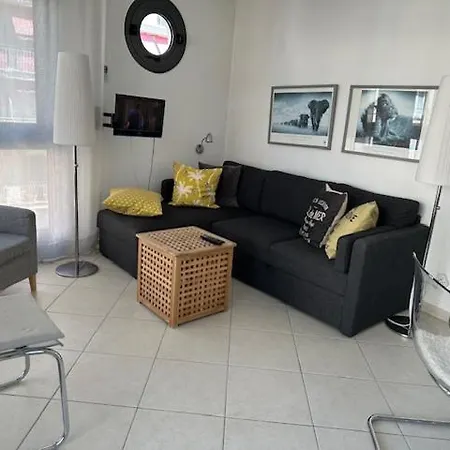Apartment 1 Bedroom Next To The Beach And Port Vauban Antibes