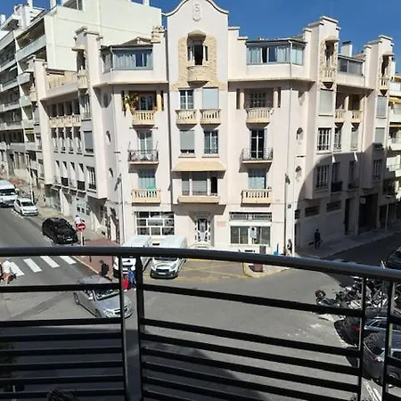 1 Bedroom Next To The Beach And Port Vauban